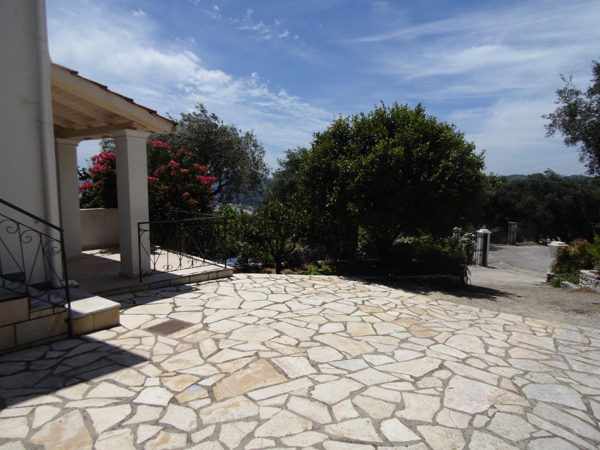 Villa Elli 1 Panoramic View Ipsos Exterior photo