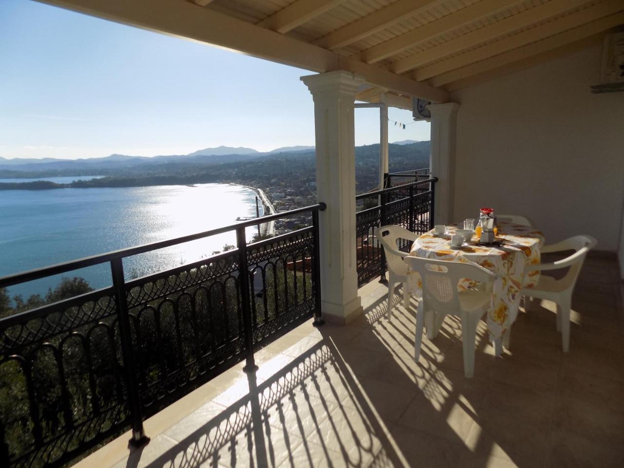 Villa Elli 1 Panoramic View Ipsos Exterior photo